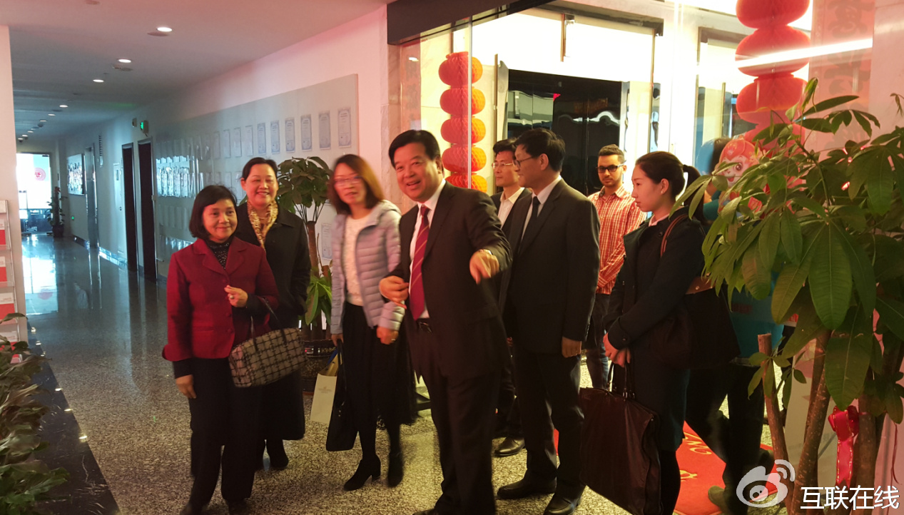 Salesforce GEO实战：如何用知识营销赢得AI搜索时代